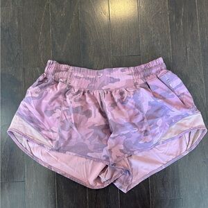 Lululemon Hotty Hot Lined Shorts 2.5”